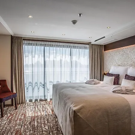 Baxter Hoare Hotelship - Oscar 4*