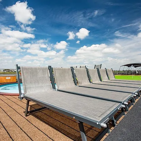 Baxter Hoare Hotelship - Oscar Hotel
